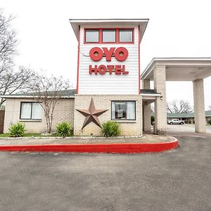 Oyo Hotel San Antonio Near At&T Center